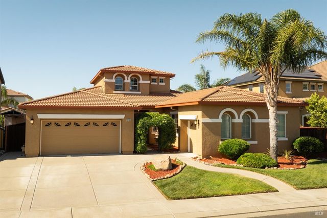 215 Brighton Cir, Vacaville, CA 95687