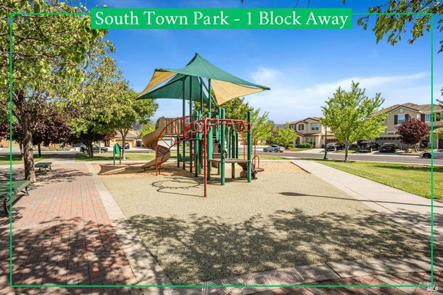 215 Brighton Cir, Vacaville, CA 95687