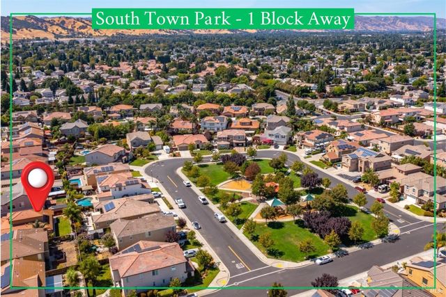215 Brighton Cir, Vacaville, CA 95687