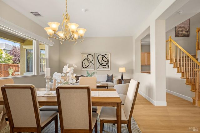 215 Brighton Cir, Vacaville, CA 95687