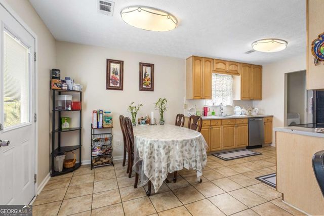 1729 Brandi Lane, Loganville, GA 30052