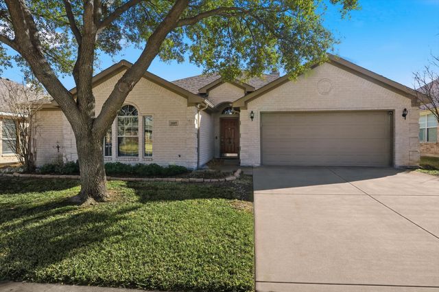 5809 Parkplace Drive, Denton, TX 76226