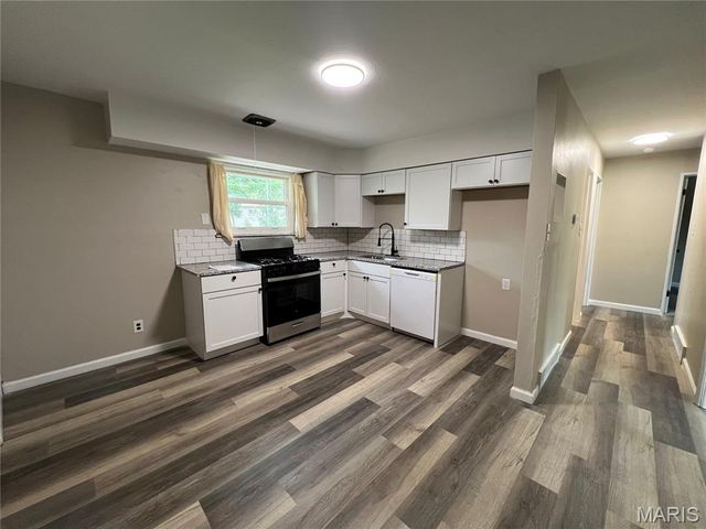 1201 Senate Drive, St Louis, MO 63138