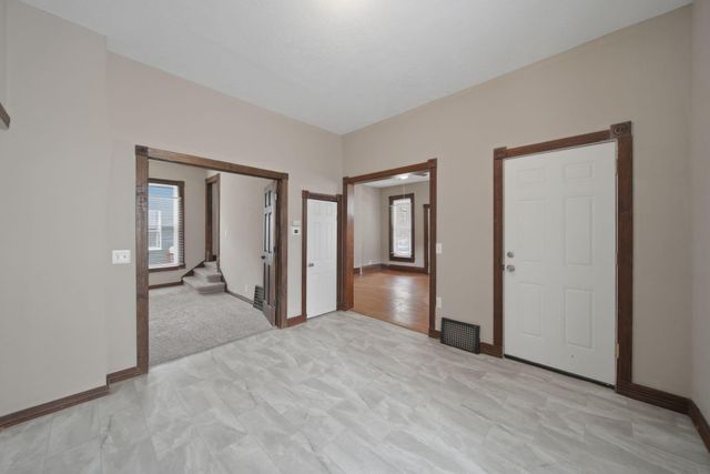 352 LINCOLN Avenue, Council Bluffs, IA 51503