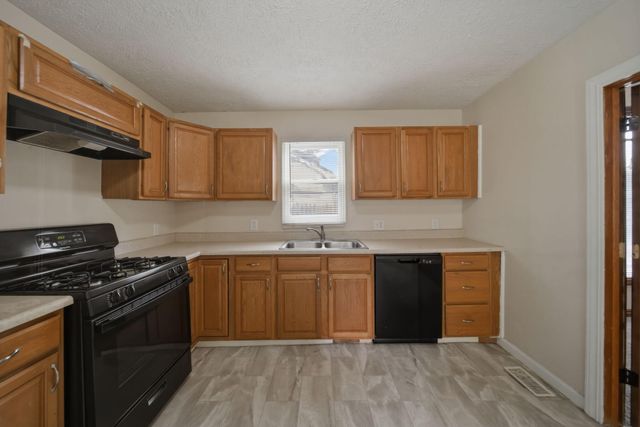 352 LINCOLN Avenue, Council Bluffs, IA 51503