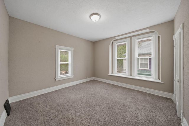 352 LINCOLN Avenue, Council Bluffs, IA 51503