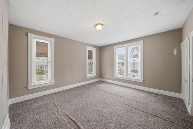 352 LINCOLN Avenue, Council Bluffs, IA 51503