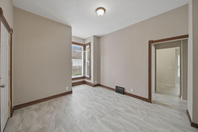 352 LINCOLN Avenue, Council Bluffs, IA 51503