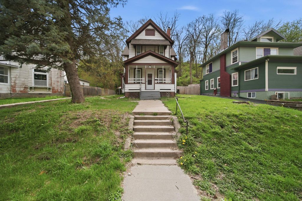 352 LINCOLN Avenue, Council Bluffs, IA 51503