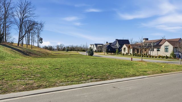 7100 Lanceleaf Dr, College Grove, TN 37046