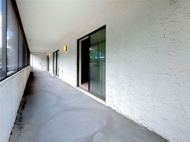 2587 COUNTRYSIDE BOULEVARD 6111, Clearwater, FL 33761