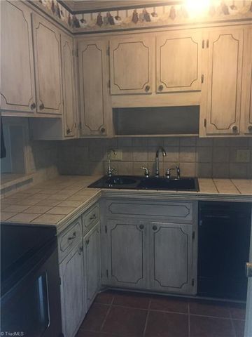 502 Carolyn Court B-8, Eden, NC 27288