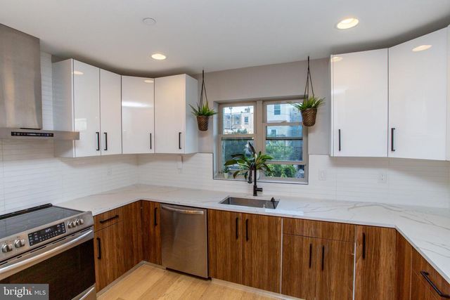 1815 INGERSOLL ST, Philadelphia, PA 19121