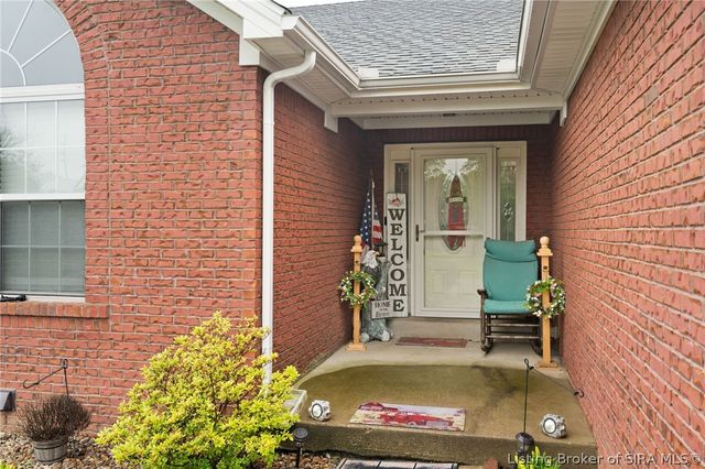 6022 Pine View Court, Jeffersonville, IN 47130