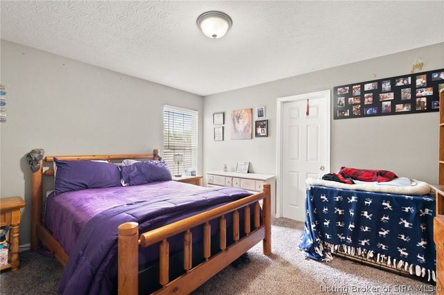 6022 Pine View Court, Jeffersonville, IN 47130