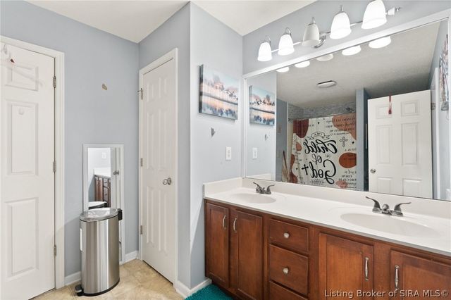 6022 Pine View Court, Jeffersonville, IN 47130