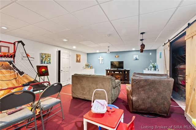 6022 Pine View Court, Jeffersonville, IN 47130