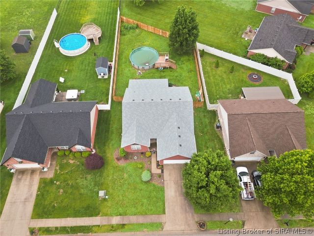 6022 Pine View Court, Jeffersonville, IN 47130