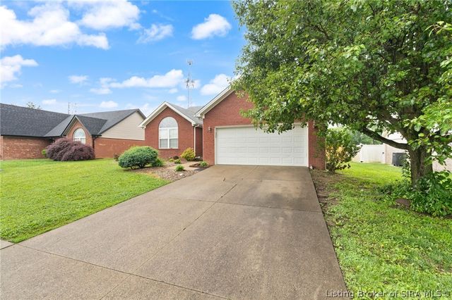6022 Pine View Court, Jeffersonville, IN 47130