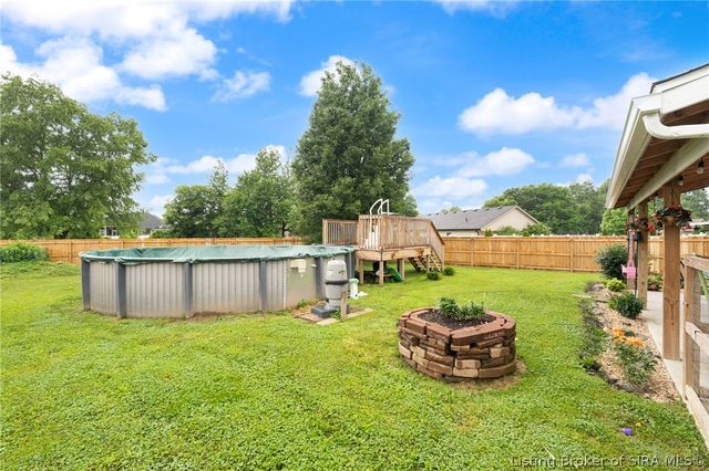 6022 Pine View Court, Jeffersonville, IN 47130
