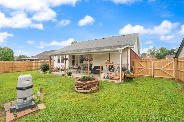 6022 Pine View Court, Jeffersonville, IN 47130