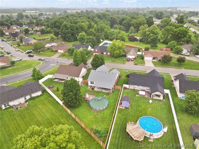 6022 Pine View Court, Jeffersonville, IN 47130