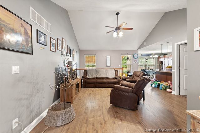 6022 Pine View Court, Jeffersonville, IN 47130