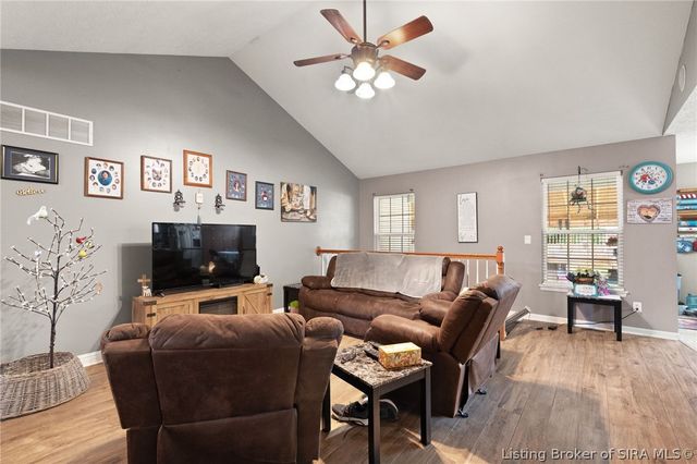 6022 Pine View Court, Jeffersonville, IN 47130