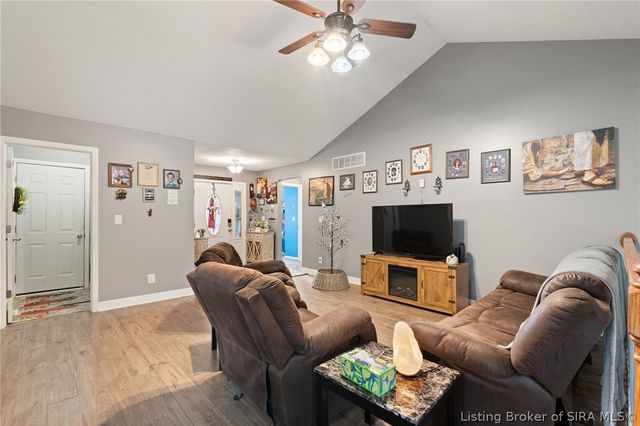 6022 Pine View Court, Jeffersonville, IN 47130