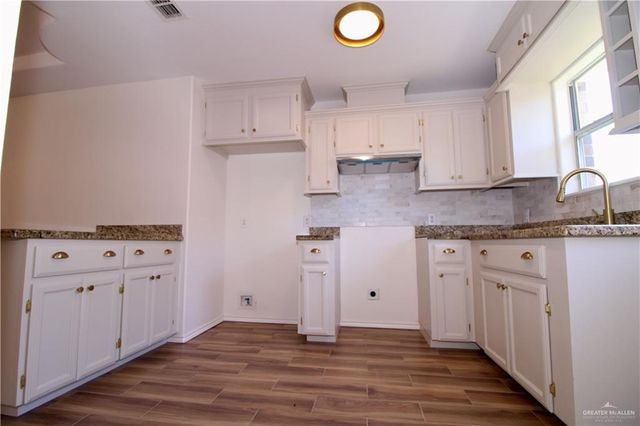 2217 Linsay Avenue, Weslaco, TX 78596