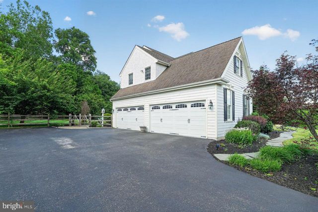 1704 CHANTILLY LN, Chester Springs, PA 19425