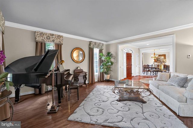 1704 CHANTILLY LN, Chester Springs, PA 19425