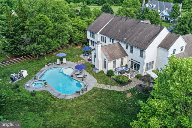 1704 CHANTILLY LN, Chester Springs, PA 19425