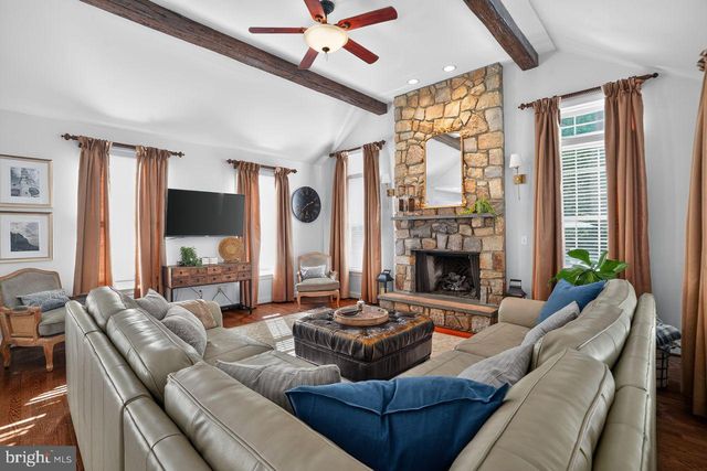1704 CHANTILLY LN, Chester Springs, PA 19425