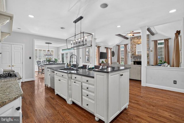 1704 CHANTILLY LN, Chester Springs, PA 19425