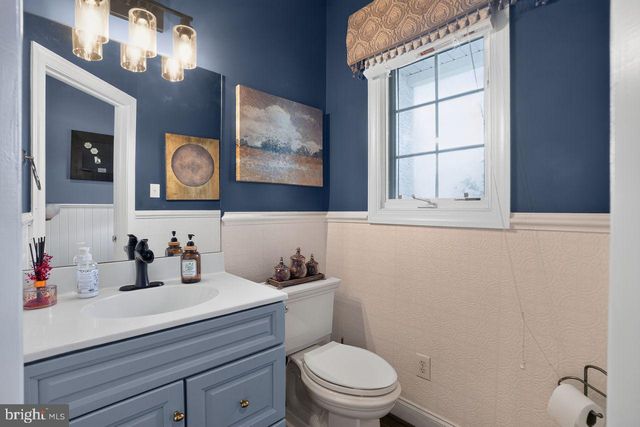 1704 CHANTILLY LN, Chester Springs, PA 19425