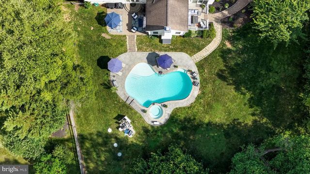 1704 CHANTILLY LN, Chester Springs, PA 19425