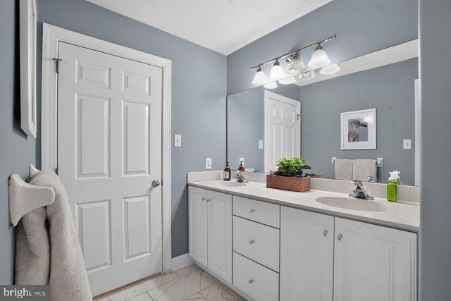 1704 CHANTILLY LN, Chester Springs, PA 19425