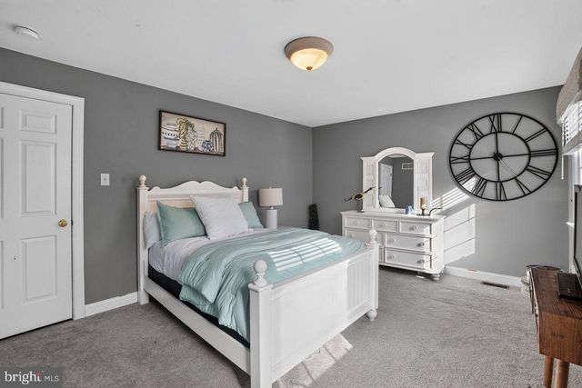 1704 CHANTILLY LN, Chester Springs, PA 19425