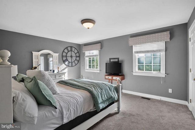 1704 CHANTILLY LN, Chester Springs, PA 19425