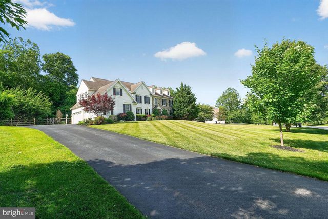 1704 CHANTILLY LN, Chester Springs, PA 19425