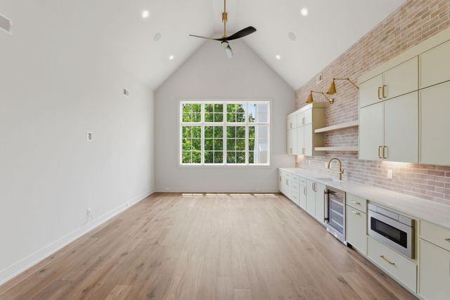 105 Keyway Dr, Nashville, TN 37205