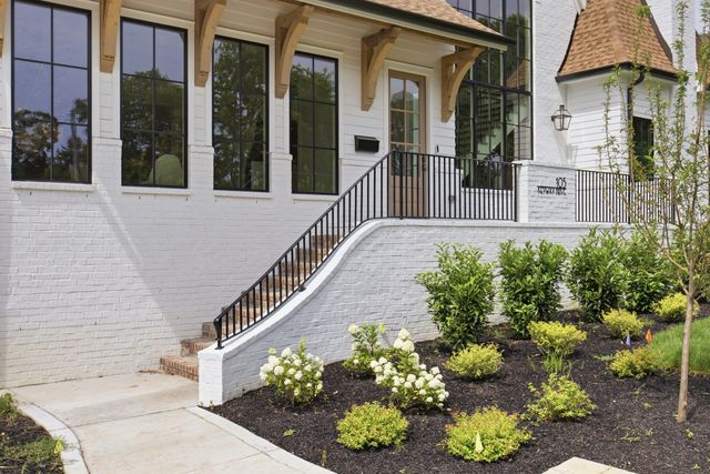 105 Keyway Dr, Nashville, TN 37205