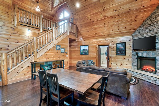 1924 Bear Creek Falls Way Way, Sevierville, TN 37876