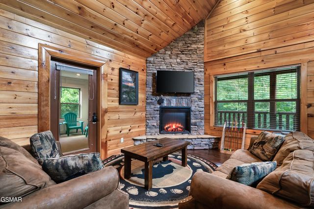 1924 Bear Creek Falls Way Way, Sevierville, TN 37876