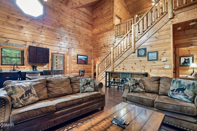 1924 Bear Creek Falls Way Way, Sevierville, TN 37876