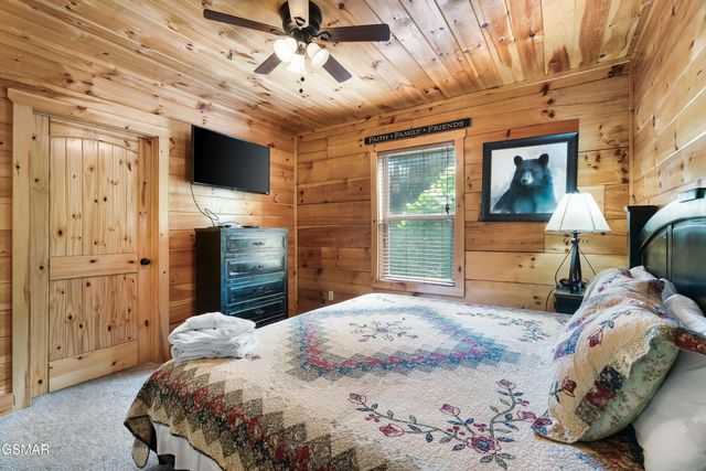 1924 Bear Creek Falls Way Way, Sevierville, TN 37876