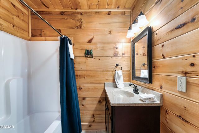 1924 Bear Creek Falls Way Way, Sevierville, TN 37876