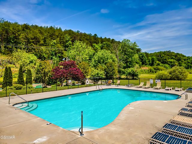 1924 Bear Creek Falls Way Way, Sevierville, TN 37876