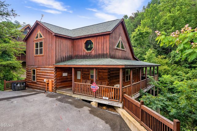 1924 Bear Creek Falls Way Way, Sevierville, TN 37876